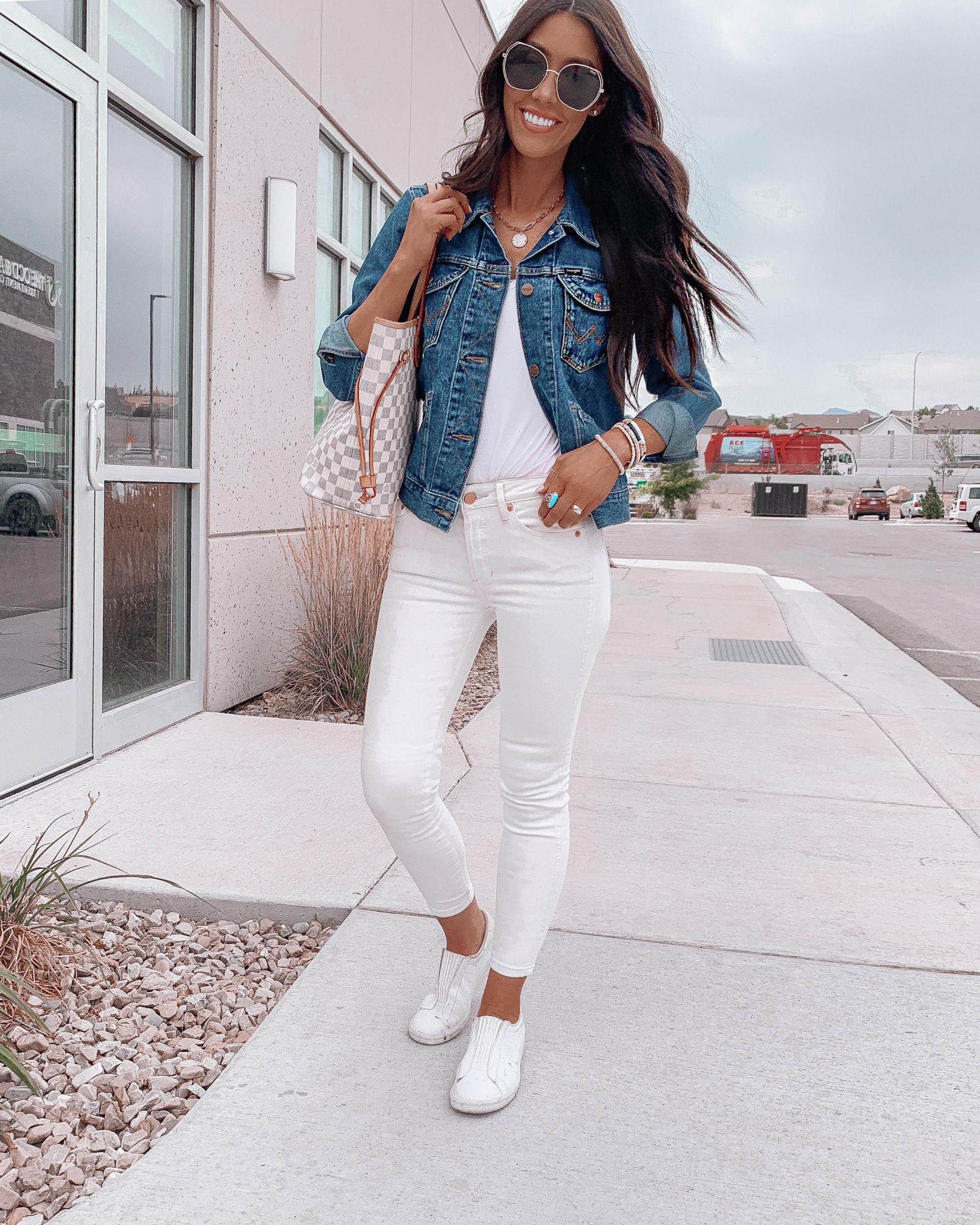 How to Wear White Jeans Into Fall - Brittany Maddux